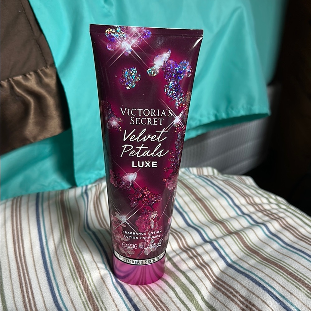 Victoria’s Secret Velvet Petals Luxe Body Lotion